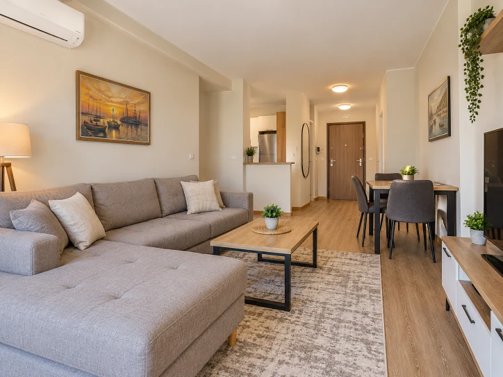 Açık plan salon, yemek alanı ve mutfak